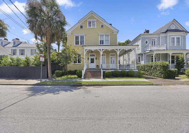 Photo 1 of Townhouse for sale at 1 Bennett St #3, Charleston, SC 29401 | MLS# 26020692 | Listing updated on 2026-09-16
