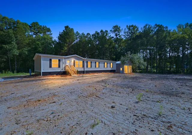 Homes for sale in Cross, SC | 329 Hickory Nut Wy, Cross, SC 29436 | MLS# 26019043