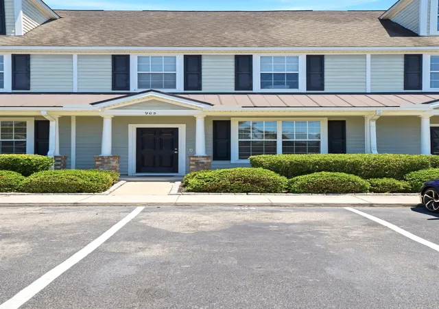 Photo 1 of Townhouse for sale at 905 Hemingway Cir, Summerville, SC 29483 | MLS# 26016746 | Listing updated on 2026-08-12