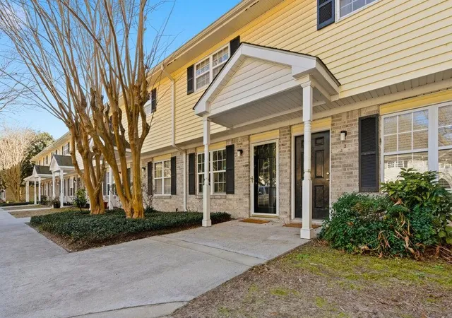 Photo 2 of Townhouse for sale at 507 Stinson Dr #8D, Charleston, SC 29407 | MLS# 26020101 | Listing updated on 2026-08-04