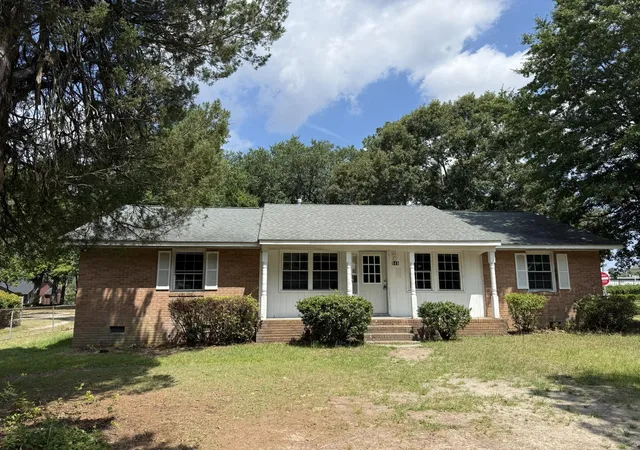 Homes for sale in Orangeburg, SC | 945 Latimore St, Orangeburg, SC 29115 | MLS# 26019482
