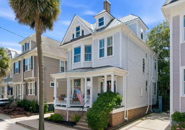 Photo 2 of Single family home for sale at 9 Colonial St, Charleston, SC 29401 | MLS# 26017224 | Listing updated on 2026-08-04
