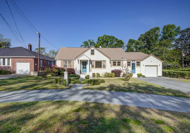 Homes for sale in North Charleston, SC | 4881 Victoria Ave, North Charleston, SC 29405 | MLS# 26010289