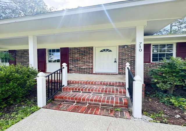 Photo 3 of Single family home for sale at 710 Gadsden Loop, Walterboro, SC 29488 | MLS# 25015056 | Listing updated on 2026-09-04