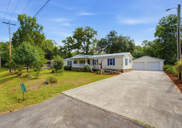 Photo 2 of Manufactured home for sale at 302 Butter Rd, Bonneau, SC 29431 | MLS# 26021289 | Listing updated on 2026-08-11