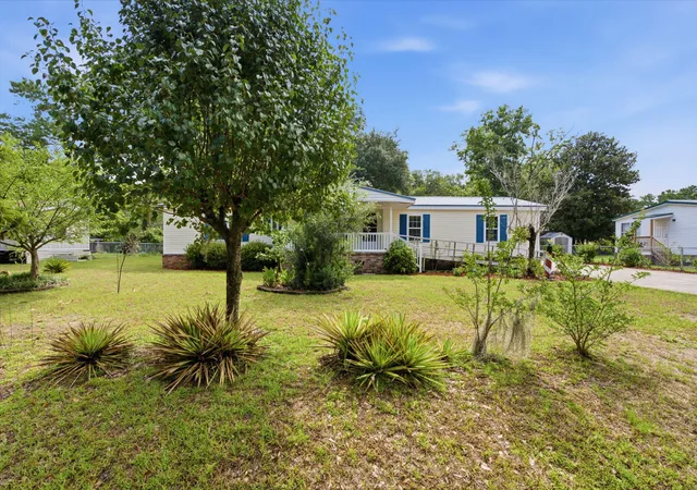 Photo 3 of Manufactured home for sale at 302 Butter Rd, Bonneau, SC 29431 | MLS# 26021289 | Listing updated on 2026-08-11