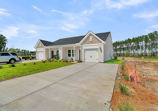 Photo 4 of Townhouse for sale at 1047 Dusk Dr, Summerville, SC 29486 | MLS# 26019910 | Listing updated on 2026-08-17