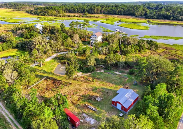 Photo 3 of Single family home for sale at 8176 Rosa Scott Rd, Edisto Island, SC 29438 | MLS# 26024425 | Listing updated on 2026-09-30