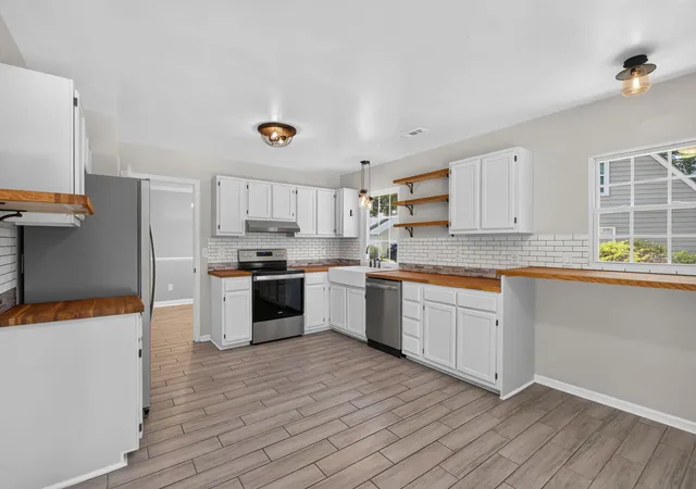 Photo 3 of Single family home for sale at 4716 Landerwood Ct, North Charleston, SC 29420 | MLS# 26023876 | Listing updated on 2026-09-16