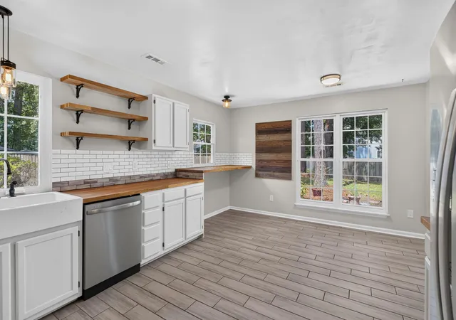 Photo 3 of Single family home for sale at 4716 Landerwood Ct, North Charleston, SC 29420 | MLS# 26023876 | Listing updated on 2026-10-05