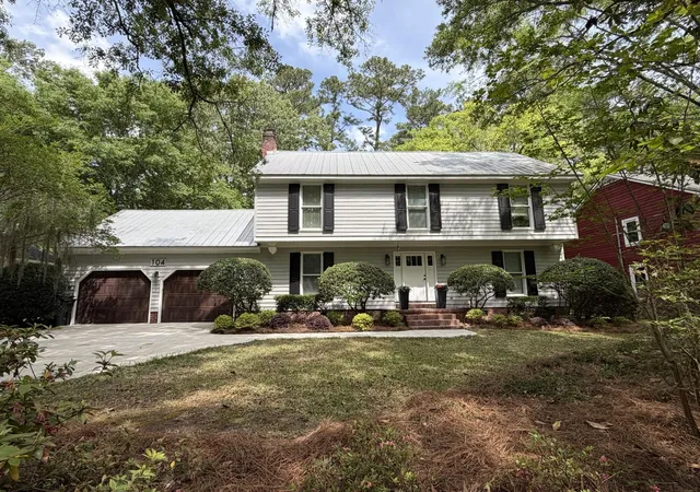 1st image of 104 Seven Oaks Ln, Summerville, SC 29485 | MLS# 26011973
