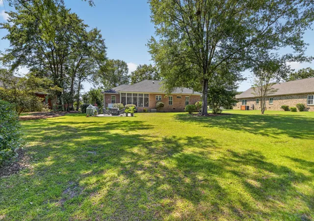 Photo 5 of Single family home for sale at 6 Lake Arbu Dr, Manning, SC 29102 | MLS# 26023125 | Listing updated on 2026-08-24