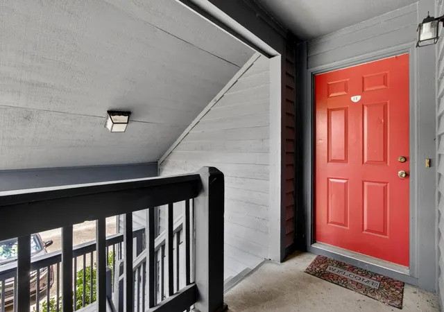 Photo 3 of Townhouse for sale at 1530 Fort Johnson Rd #1E, Charleston, SC 29412 | MLS# 26017223 | Listing updated on 2026-08-31