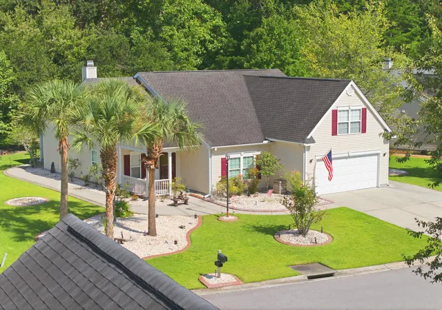 Photo 1 of Single family home for sale at 107 Oak Bluff Rd, Summerville, SC 29485 | MLS# 26024078 | Listing updated on 2026-08-25