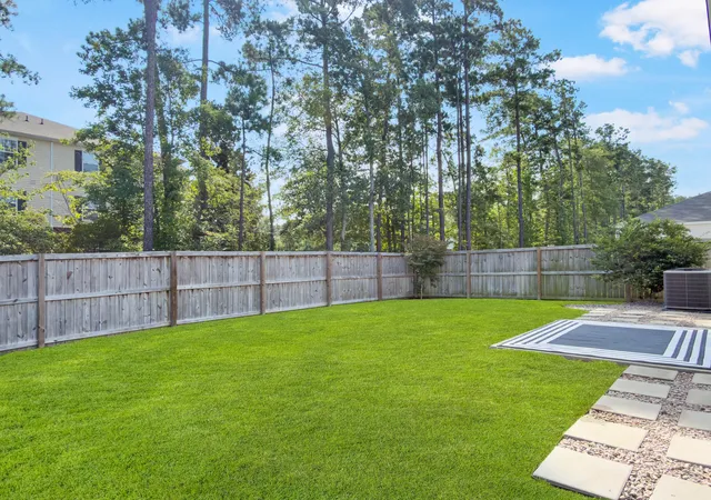 Photo 3 of Single family home for sale at 240 Sweet Cherry Ln, Summerville, SC 29486 | MLS# 26020638 | Listing updated on 2026-09-16