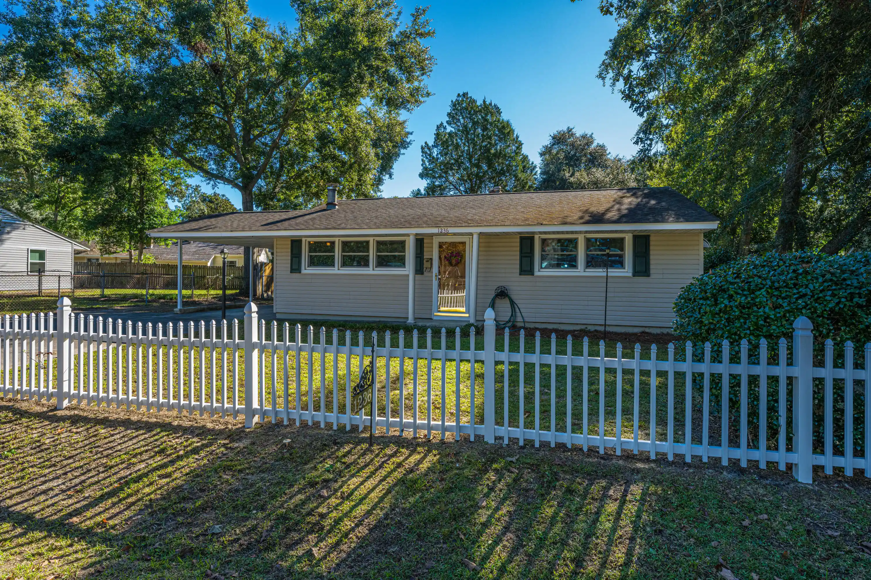 Photo 1 of Single family home for sale at 1236 Hawthorne Cir, Hanahan, SC 29410 | MLS# 26028870 | Listing updated on 2026-10-22