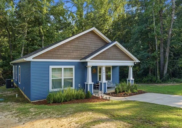 Photo 2 of Single family home for sale at 301 Country Club Rd, Saint Matthews, SC 29135 | MLS# 26024288 | Listing updated on 2026-08-31