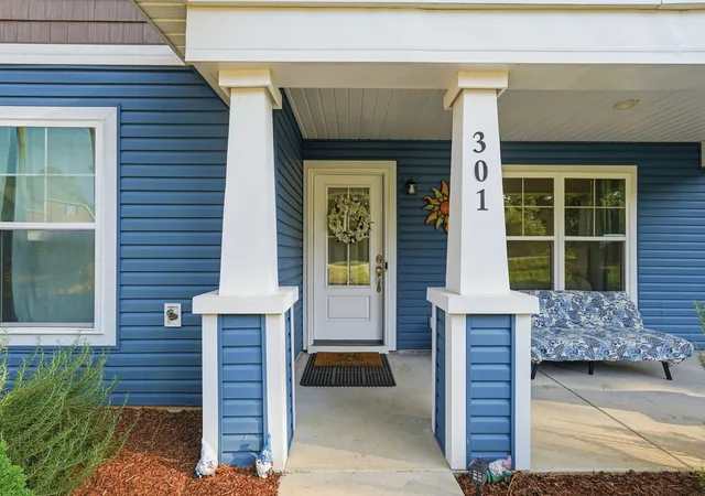 Photo 5 of Single family home for sale at 301 Country Club Rd, Saint Matthews, SC 29135 | MLS# 26024288 | Listing updated on 2026-08-31