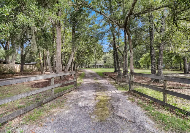 Photo 3 of Single family home for sale at 7971 Highway 162, Hollywood, SC 29449 | MLS# 26021410 | Listing updated on 2026-09-10