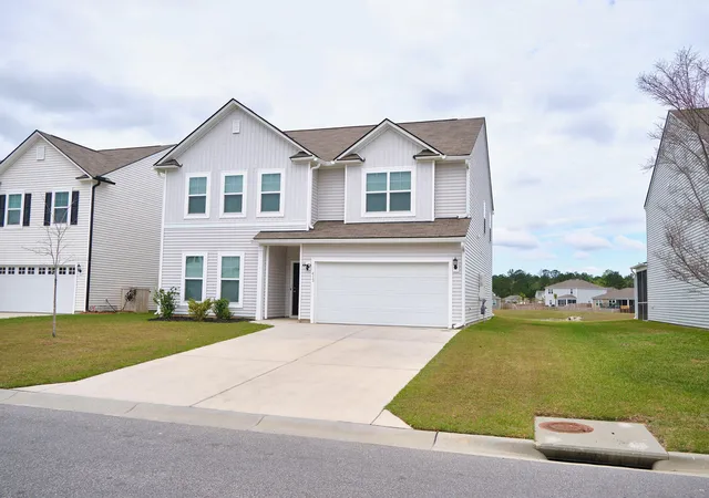 Homes for sale in Summerville, SC | 413 Ambrose Dr, Summerville, SC 29486 | MLS# 26009558