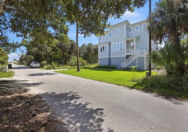 Homes for sale in Edisto Island, SC | 912 Cheehaw St, Edisto Island, SC 29438 | MLS# 26015334