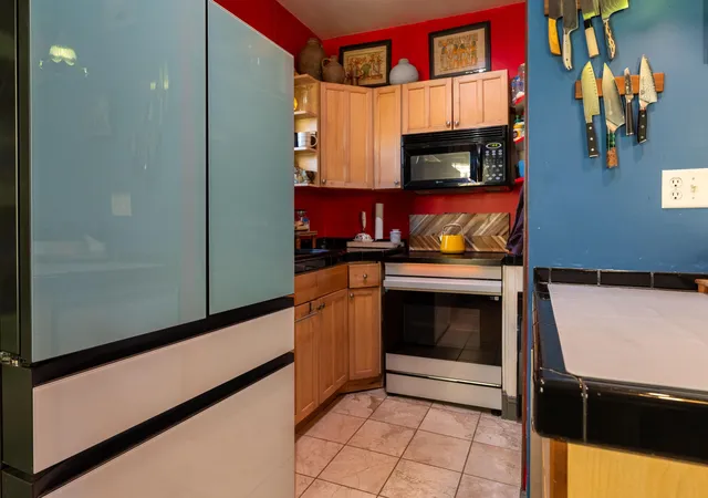 Photo 3 of Single family home for sale at 36 1/2 S St, Charleston, SC 29403 | MLS# 26000347 | Listing updated on 2026-06-01