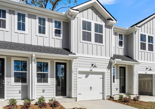 Photo 2 of Townhouse for sale at 149 Berry Shls Dr, Summerville, SC 29485 | MLS# 26020676 | Listing updated on 2026-09-13
