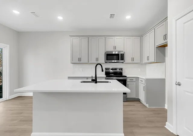 Photo 4 of Townhouse for sale at 149 Berry Shls Dr, Summerville, SC 29485 | MLS# 26020676 | Listing updated on 2026-09-13