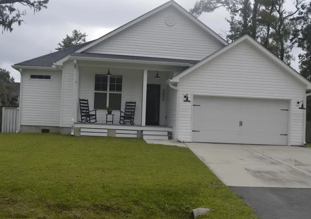 Photo 1 of Single family home for sale at 2002 Kay St, Johns Island, SC 29455 | MLS# 25027939 | Listing updated on 2026-01-31