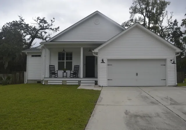 Photo 1 of Single family home for sale at 2002 Kay St, Johns Island, SC 29455 | MLS# 25027939 | Listing updated on 2026-01-31
