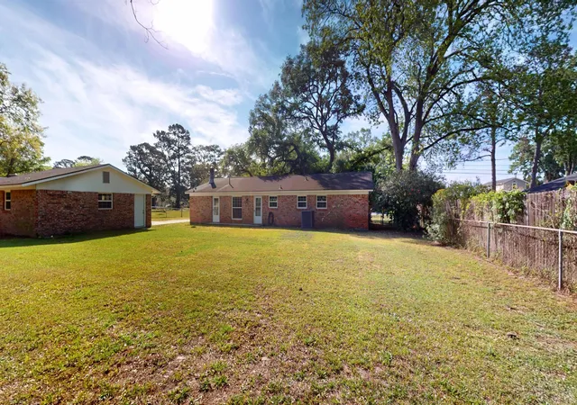 Homes for sale in Beaufort, SC | 4027 Shell Point Rd, Beaufort, SC 29906 | MLS# 26018726
