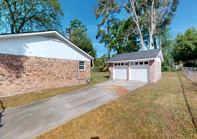 Homes for sale in Beaufort, SC | 4027 Shell Point Rd, Beaufort, SC 29906 | MLS# 26018726