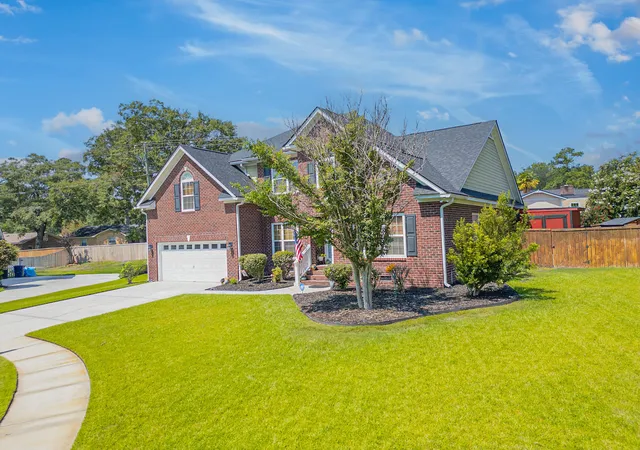 Photo 3 of Single family home for sale at 3005 Beauregard Ct, Summerville, SC 29485 | MLS# 26023787 | Listing updated on 2026-08-23