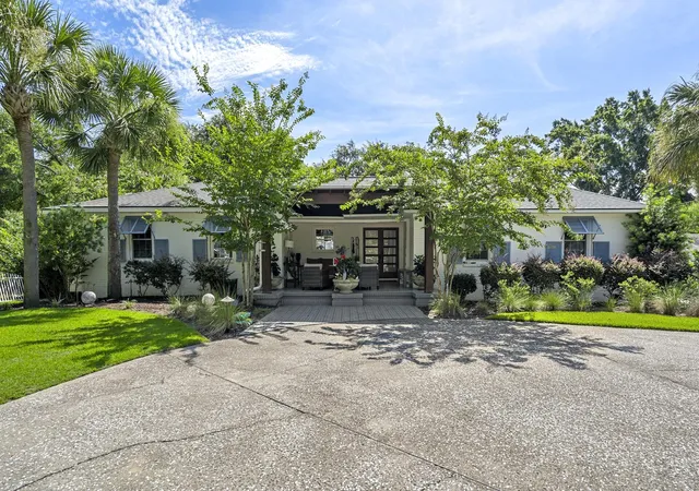 Photo 3 of Single family home for sale at 1123 Garland Rd, Mount Pleasant, SC 29464 | MLS# 26023099 | Listing updated on 2026-08-22