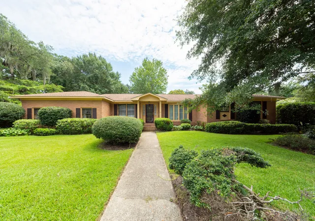 Photo 1 of Single family home for sale at 64 Shrewsbury Rd, Charleston, SC 29407 | MLS# 26024262 | Listing updated on 2026-09-18