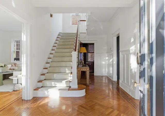 Photo 4 of Single family home for sale at 56 Parkwood Ave, Charleston, SC 29403 | MLS# 26010797 | Listing updated on 2026-09-10