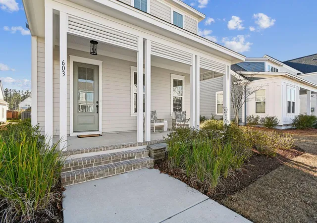 Photo 4 of Single family home for sale at 603 Blueway Ave, Summerville, SC 29486 | MLS# 26020947 | Listing updated on 2026-09-02