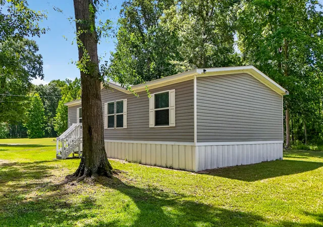 Photo 3 of Manufactured home for sale at 190 Miley Rd, Branchville, SC 29432 | MLS# 26021141 | Listing updated on 2026-09-22