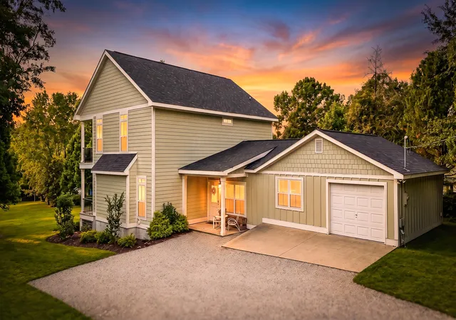 Photo 3 of Single family home for sale at 2475 Clubhouse Rd, Summerton, SC 29148 | MLS# 26022833 | Listing updated on 2026-08-12