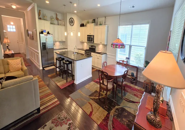 Photo 4 of Single family home for sale at 300 Kilarney Rd, Summerville, SC 29483 | MLS# 26020712 | Listing updated on 2026-09-15