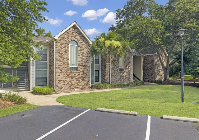 Photo 2 of Townhouse for sale at 1846 Montclair Dr #C, Mount Pleasant, SC 29464 | MLS# 26020949 | Listing updated on 2026-09-17