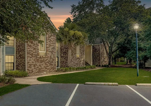 Photo 3 of Townhouse for sale at 1846 Montclair Dr #C, Mount Pleasant, SC 29464 | MLS# 26020949 | Listing updated on 2026-09-17