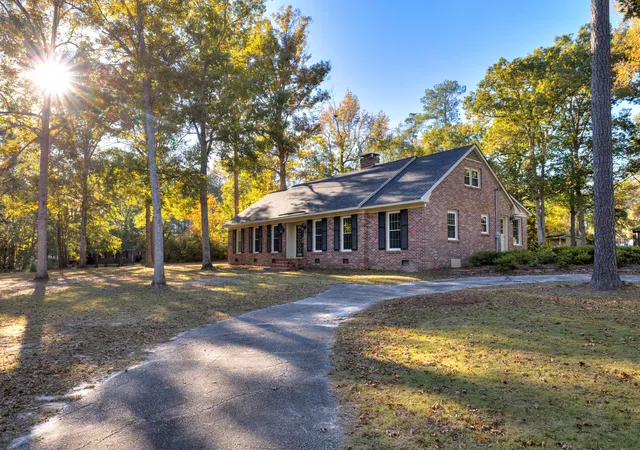 Photo 4 of Single family home for sale at 623 Pickwood Dr, Manning, SC 29102 | MLS# 26009168 | Listing updated on 2026-05-04