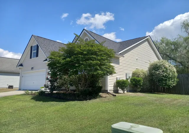 Photo 4 of Single family home for sale at 206 Equinox Cir, Ladson, SC 29456 | MLS# 26012117 | Listing updated on 2026-08-02