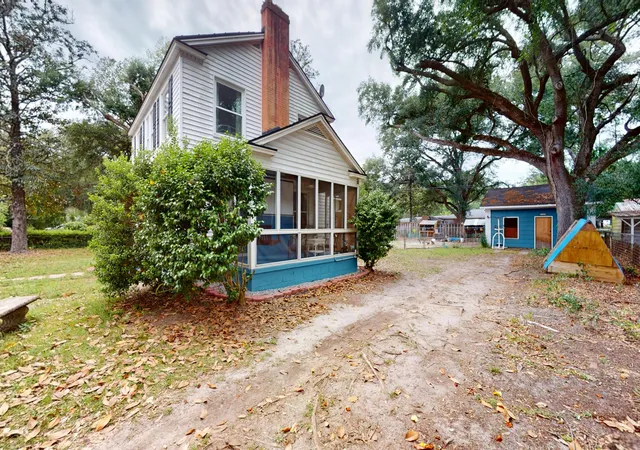 Homes for sale in Walterboro, SC | 408 Thompson St, Walterboro, SC 29488 | MLS# 26018698