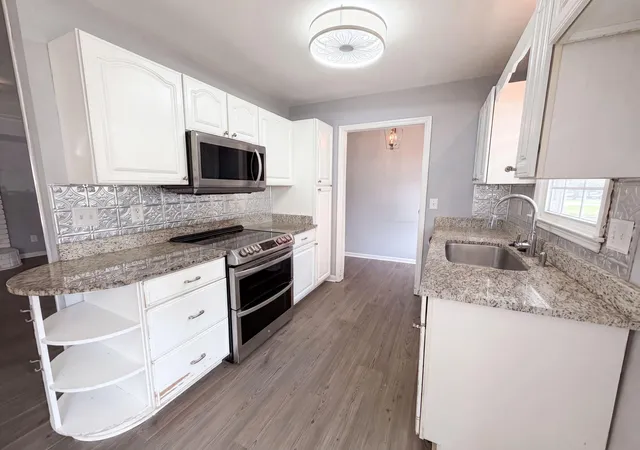 Photo 2 of Single family home for sale at 189 Tall Pines Rd, Ladson, SC 29456 | MLS# 26022069 | Listing updated on 2026-09-18