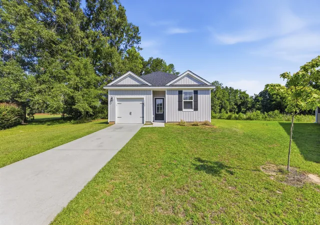 Homes for sale in Manning, SC | 1330 Warrens Wy, Manning, SC 29102 | MLS# 26019363