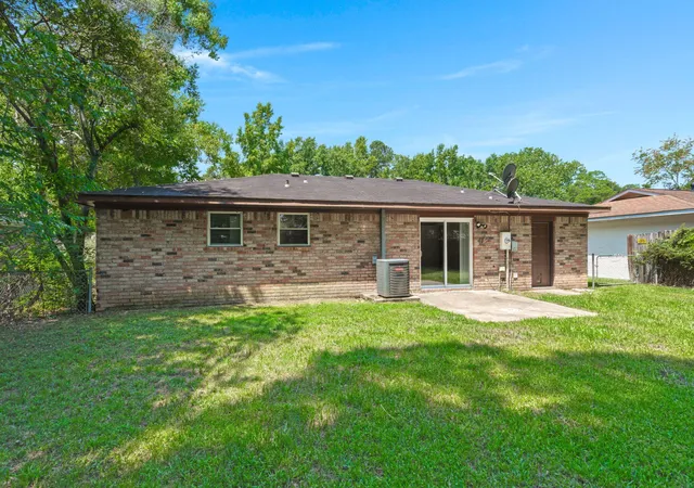 Photo 29 of Single family home for sale at 110 Bee St, Summerville, SC 29483 | MLS# 26016698 | Listing updated on 2026-09-12