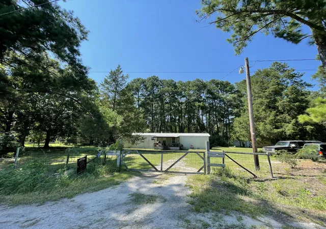 Photo 3 of Manufactured home for sale at 200 Sings Ln, Holly Hill, SC 29059 | MLS# 26023126 | Listing updated on 2026-09-15
