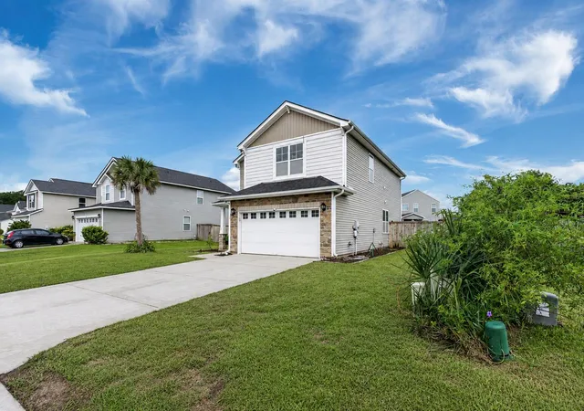 3rd image of 404 Watershed Dr, Goose Creek, SC 29445 | MLS# 26022441